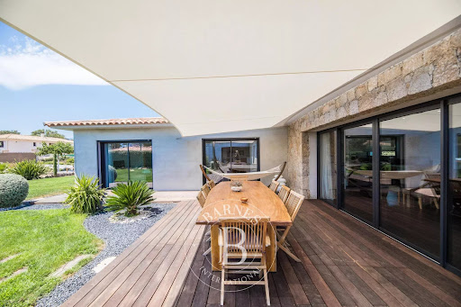 Villa with pool and garden 2