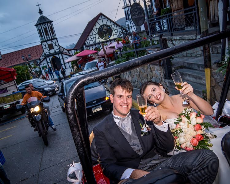 Fotografo di matrimoni Jose Miguel Stelluti (jmstelluti). Foto del 7 gennaio 2015