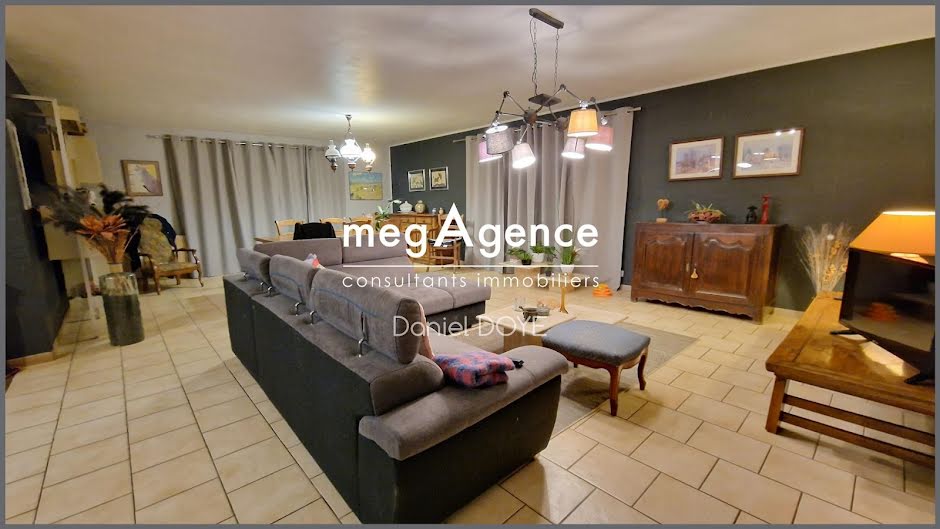 Vente maison 10 pièces 248 m² à Eclaibes (59330), 430 000 €