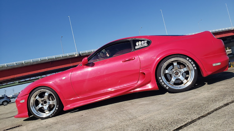 スープラのピンクスープラは皆様を笑顔に🍀・スープラと一緒に🚗車好き増やそう🚗・エロチックスポーツがコンセプト・コロナをCARっ飛ばせ🙋🚗🍀・これだからﾋﾟｯｸｱｯﾌﾟないよね～👍に関するカスタム事例の投稿画像2枚目