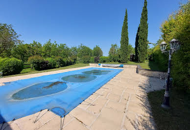 Property with pool and garden 3