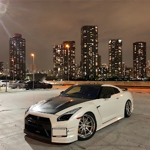 NISSAN GT-R