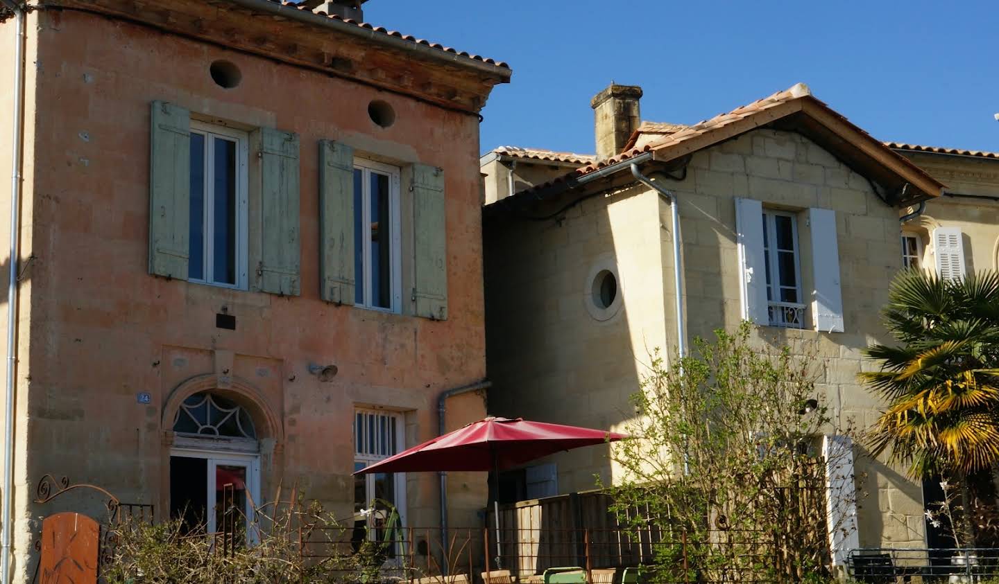 Maison avec jardin et terrasse Cabara