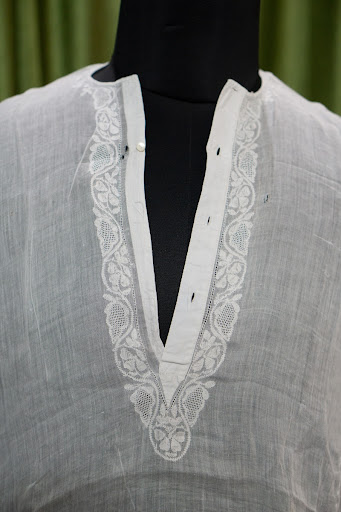 Chikan work on kurta neck-front