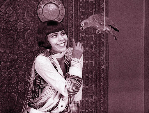 Nora Ney in “The Call of the Sea”