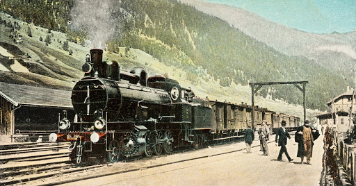 Colored postcard of the Orient-Express in the Salzbourg Station.
