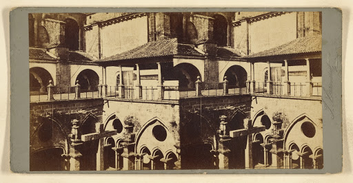 [Claustro da Igreja de se do Porto] (Verso)