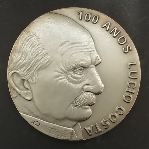 Medal commemorating Lúcio Costa's 100th birthday (obverse)