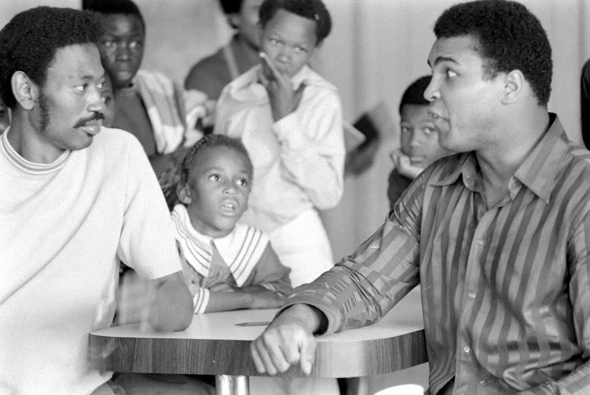 Ali And Frazier Before Fight