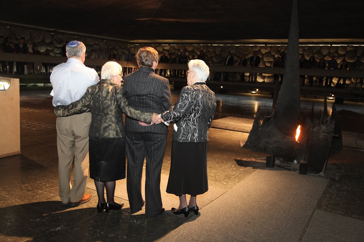 Ceremony at the Hall of Remeberance in honor of Righteous Among the Nations Wojciech and Maria Woloszczuk