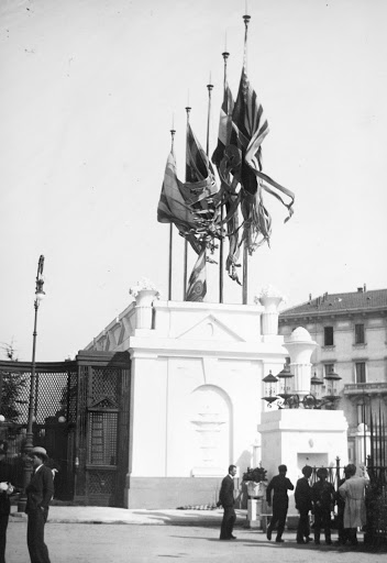 Entrata di piazza Giulio Cesare alla Fiera Campionaria di Milano del 1931