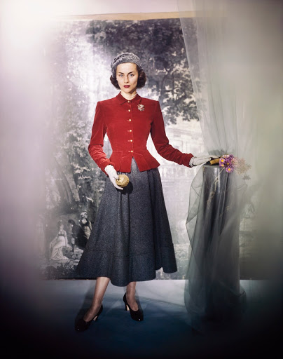 Model in Ensemble, Vogue