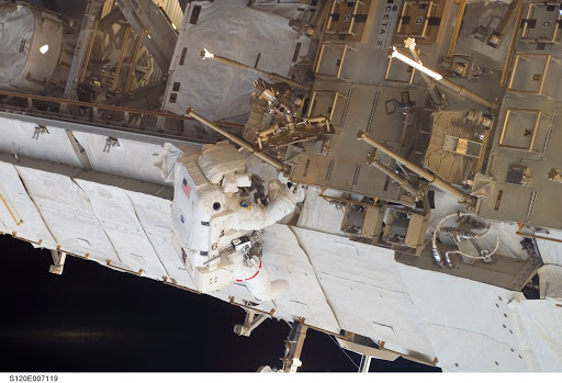 EVA 2 - Tani on S1 truss