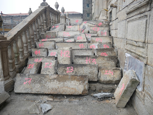 Escalinata del Obradoiro durante la excavación