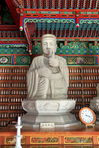 청주 용화사 석조불상군