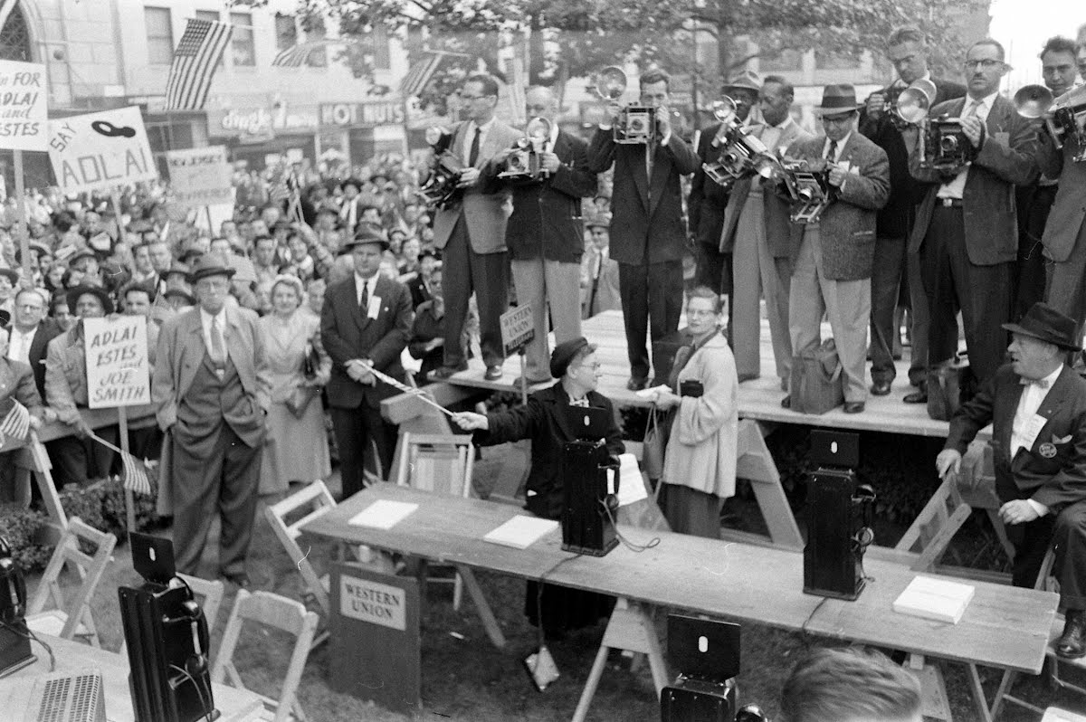 Adlai Stevenson 's "Glorious Ordeal" Of Campaigning