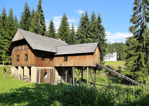 MLYN I PILA Z KLUBINY