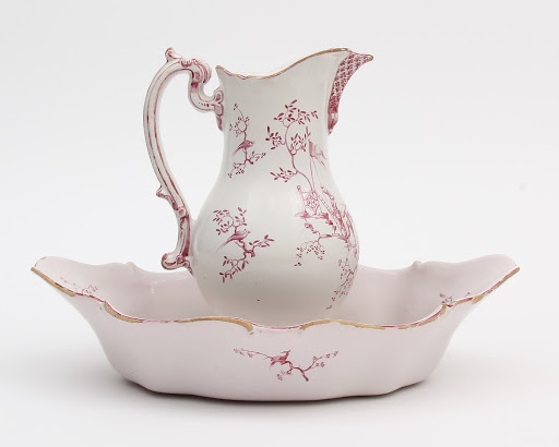 Ewer and basin with chinoiserie
