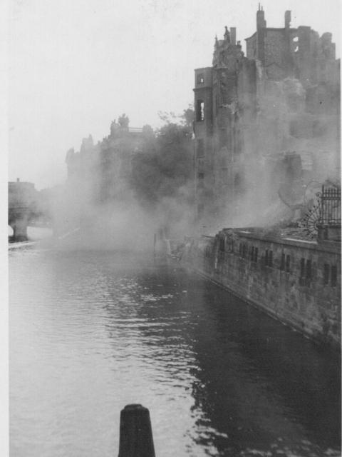 Foto "Sprengung Stadtschloß"