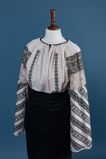 AIDOMA Collection Cernauti Traditional Blouse