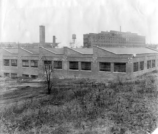 Automatic Shop, view from the southwest corner