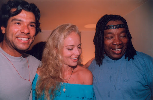 Milton Nascimento com Angélica Ksyvickis e Maurício Mattar no show Gil & Milton, no Canecão