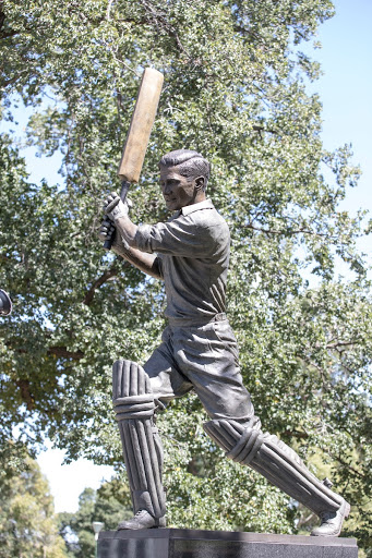 Neil Harvey statue