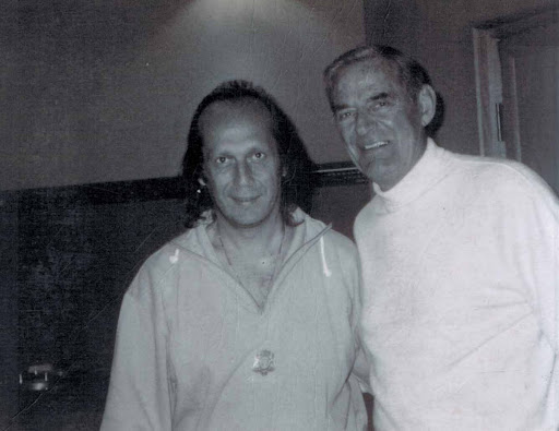 Paco de Lucía con Donn Pohren, primer biógrafo de Paco