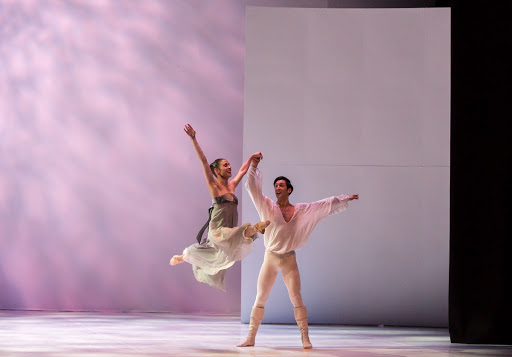 Martha Leebolt and Giuliano Contadini in Jean-Christophe Maillot's Romeo and Juliet