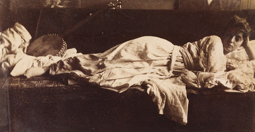 [Blanche Gilroy in Classical Costume, Reclining with Banjo]