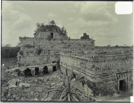 Photograph of Chichén Itzá taken by A.P. Maudslay