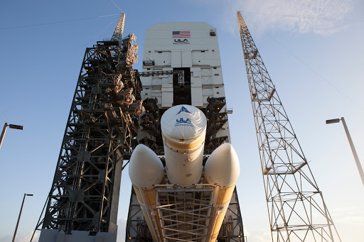 EFT-1 Delta IV Heavy lift to vertical