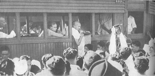 Gandhiji in a Third Class compartment en route to Noakhali