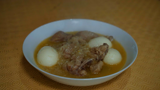 Final plating shot of the chicken qorma in Birmingham