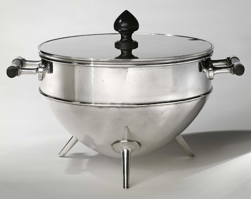 Soup tureen