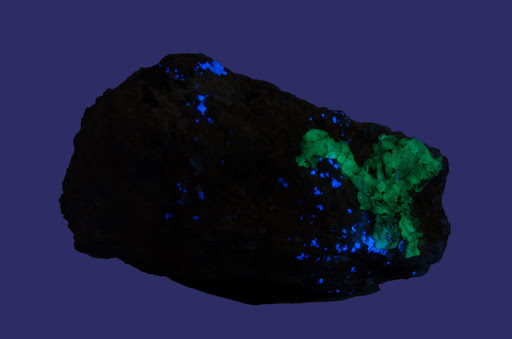 Scheelite under UV light