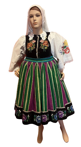 Lowicz Women's Costume