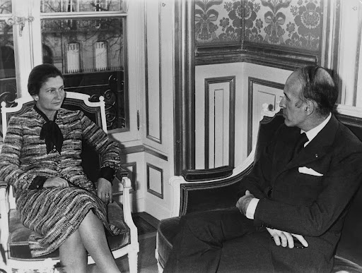 Veil With The President