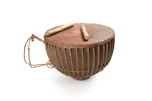 Tamak (single-headed kettle drum)