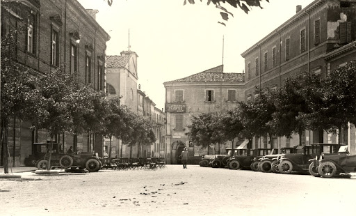 Cesena, piazza Fabbri