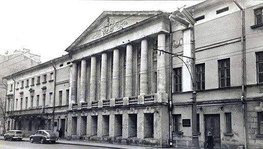 The house of the former high school after Polivanov