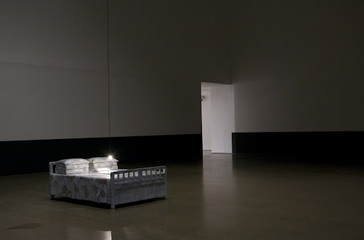 Zhang Xiaogang exhibition scene