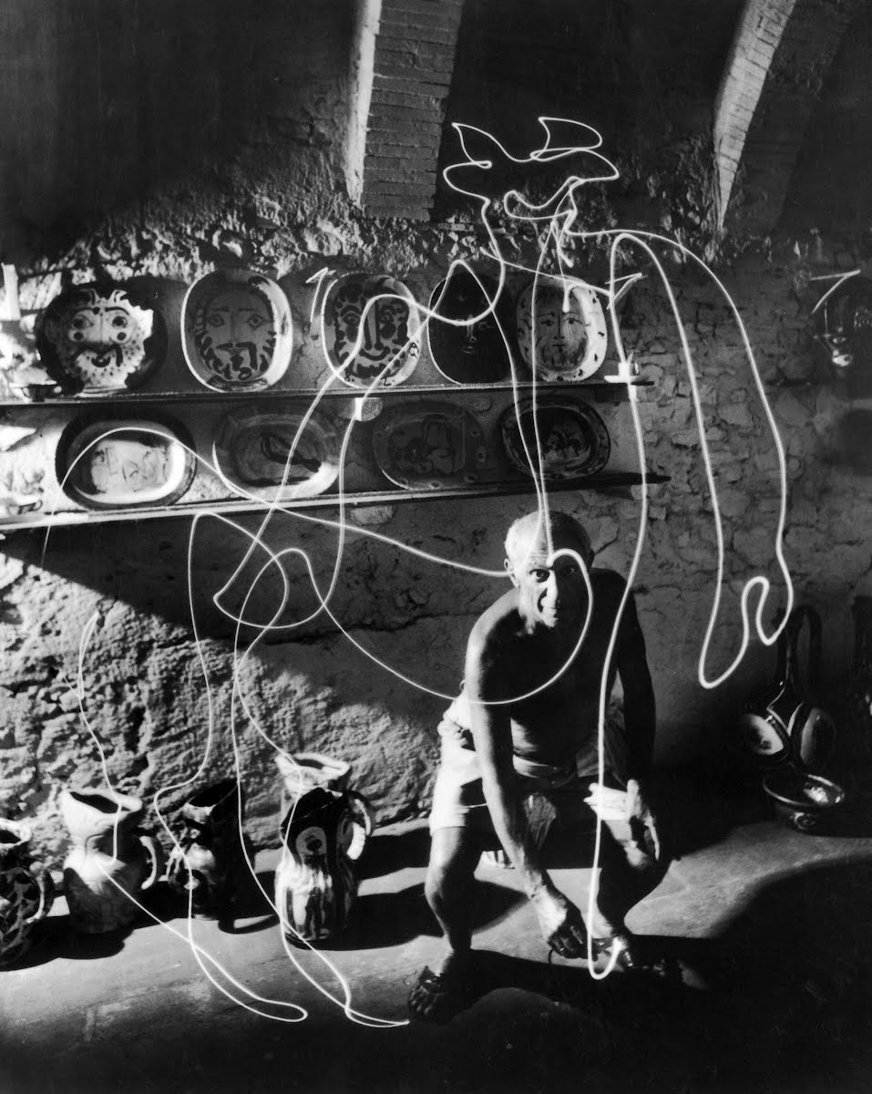 Picasso Drawing With Light