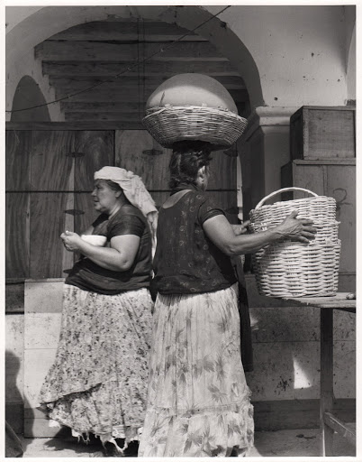 Untitled (Tehuanas in Tehuantepec Market)