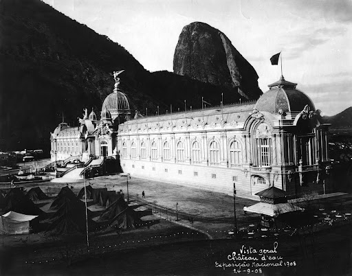 View of the Château d’Eau