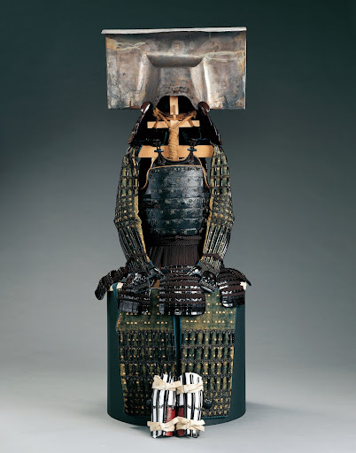 重要文化財 銀箔押一の谷形兜・黒糸威胴丸具足―小具足付 - 所用:黒田