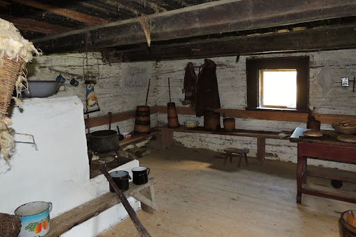 ŠUĽAVA'S CHOLVAROK