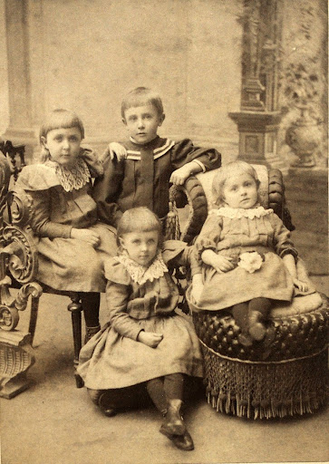 M. Bulgakov with his sisters