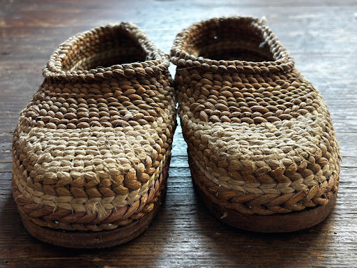 Pantofle z rogożyny