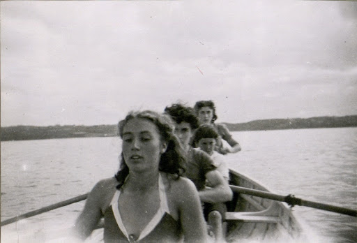 Hélène Joliot rowing with friends